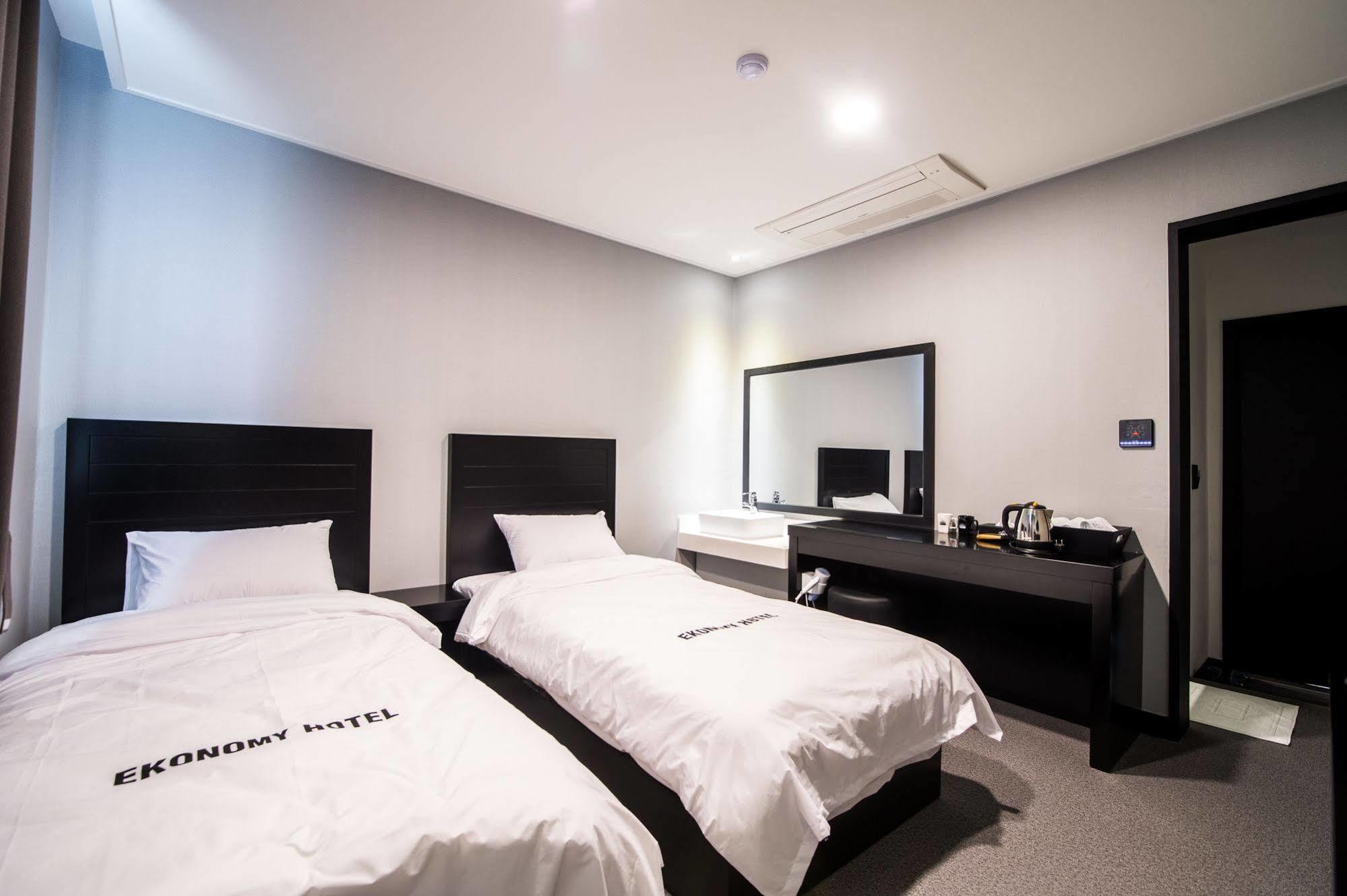 Ekonomy Hotel Sokcho Ngoại thất bức ảnh